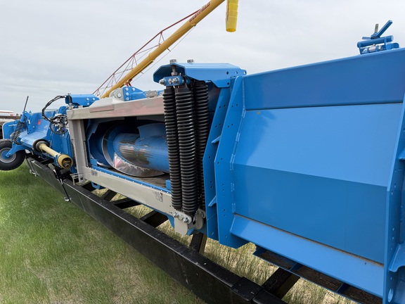 2024 Shelbourne XCV42 Header Combine