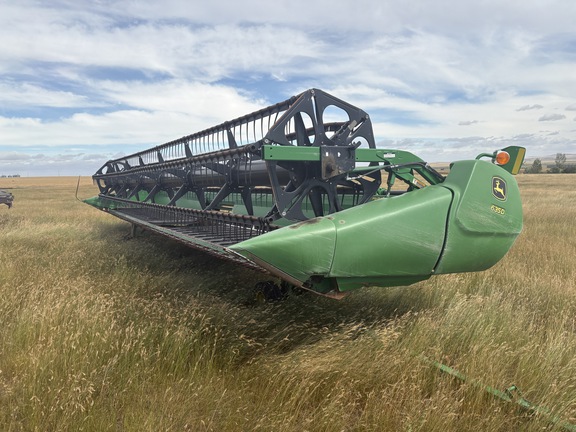 2010 John Deere 635D Header Combine