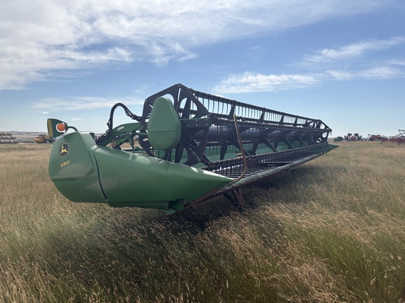 2010 John Deere 635D Header Combine