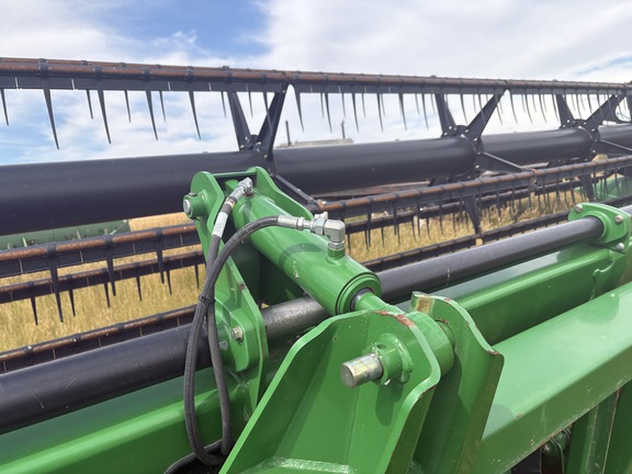 2010 John Deere 635D Header Combine