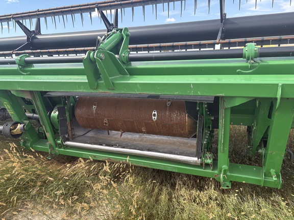 2010 John Deere 635D Header Combine