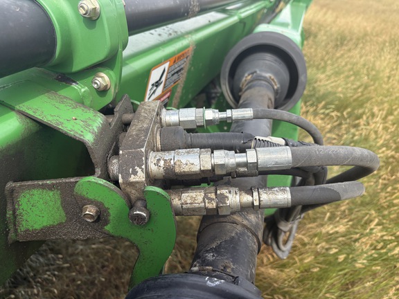 2010 John Deere 635D Header Combine
