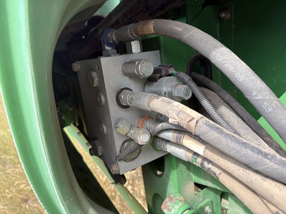 2010 John Deere 635D Header Combine