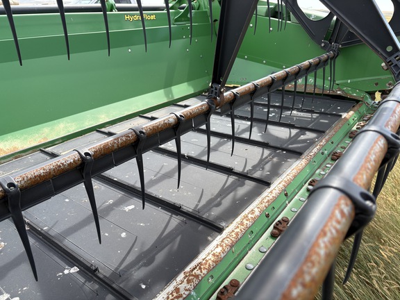 2010 John Deere 635D Header Combine