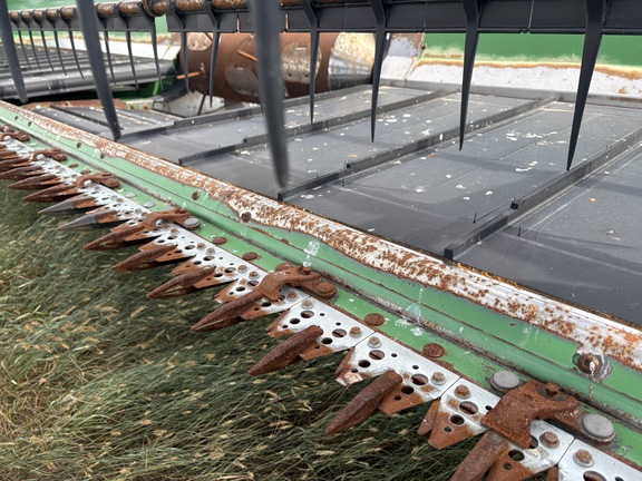 2010 John Deere 635D Header Combine