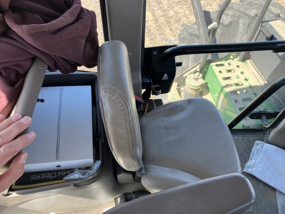 2014 John Deere 9560R Tractor 4WD