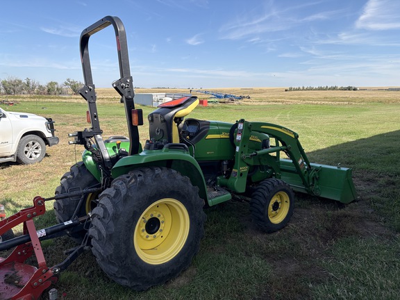 2013 John Deere 3320 Tractor Compact