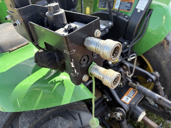 2013 John Deere 3320 Tractor Compact