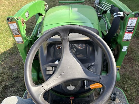 2013 John Deere 3320 Tractor Compact