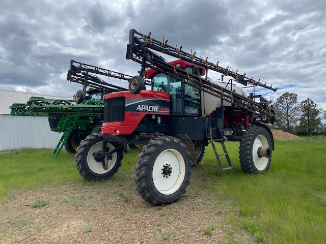 2010 Apache AS1210 Sprayer/High Clearance