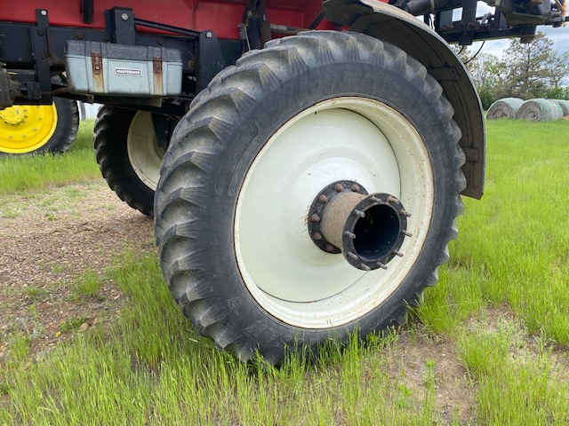 2010 Apache AS1210 Sprayer/High Clearance