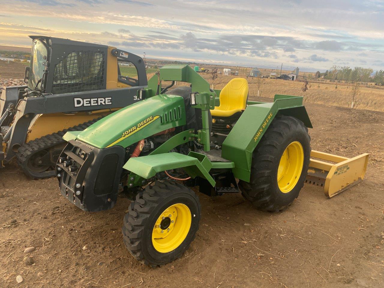 2007 John Deere 110TLB Tractor