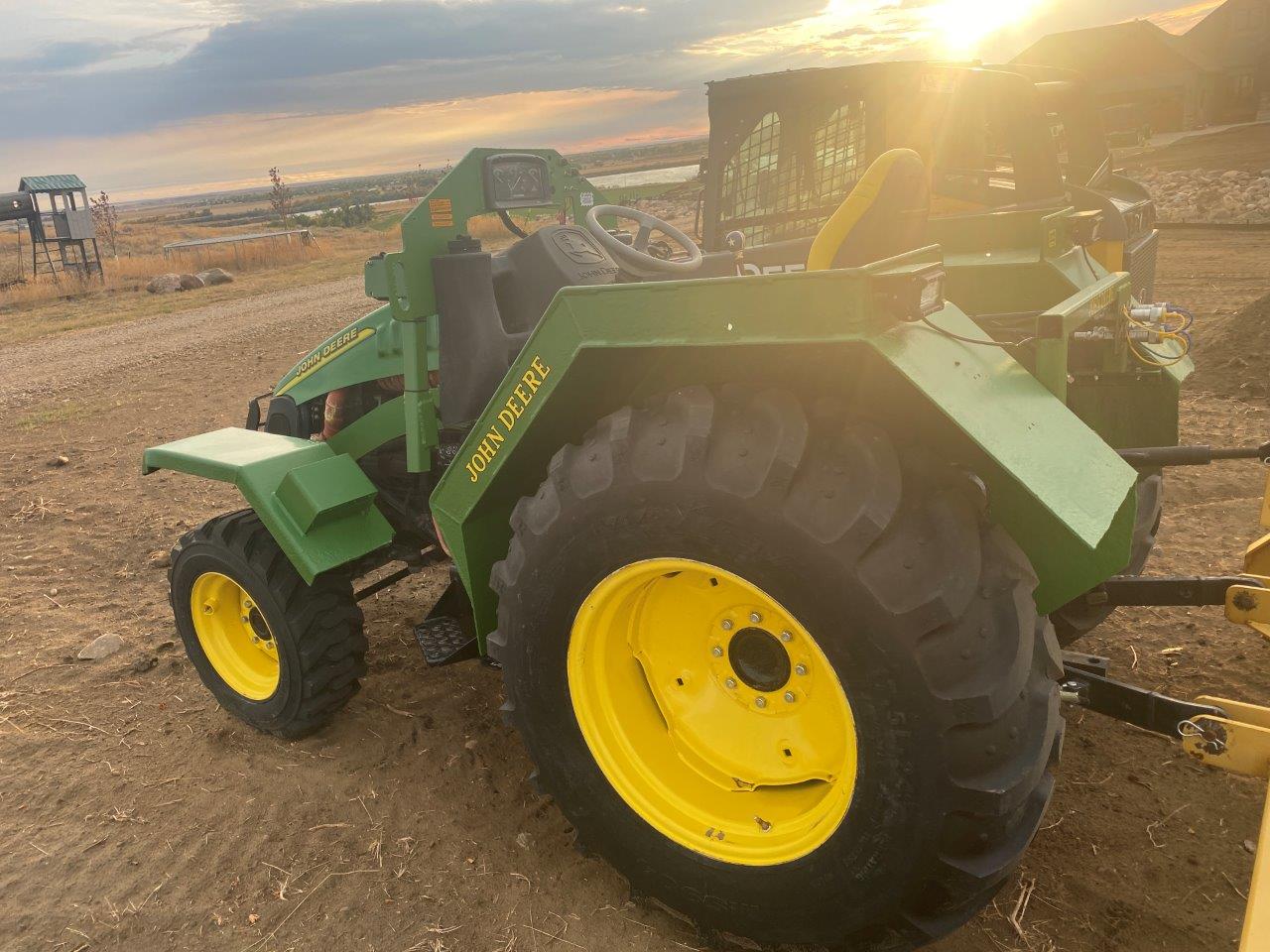 2007 John Deere 110TLB Tractor