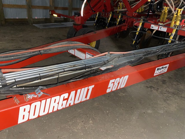 2014 Bourgault 5810 Air Drill