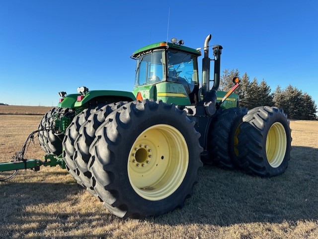 2004 John Deere 9220 Tractor