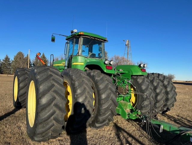 2004 John Deere 9220 Tractor