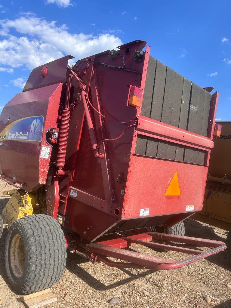 2010 New Holland BR7090 Baler/Round