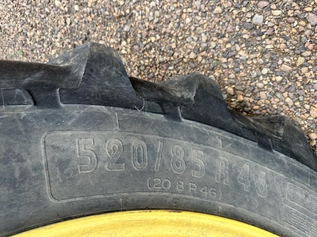 2012 John Deere 9560R Tractor