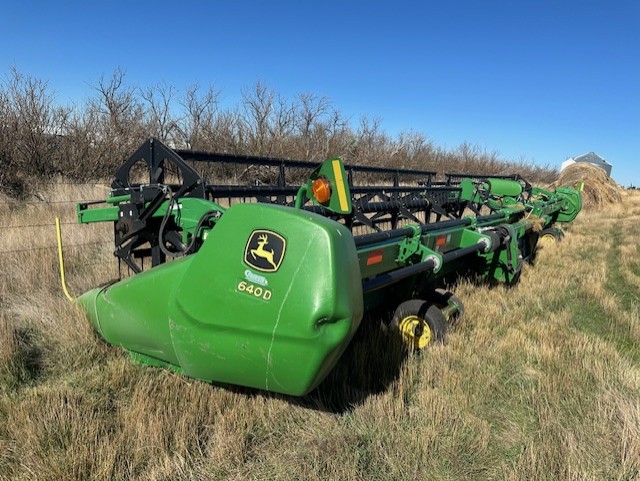 2011 John Deere 640D Header Rigid