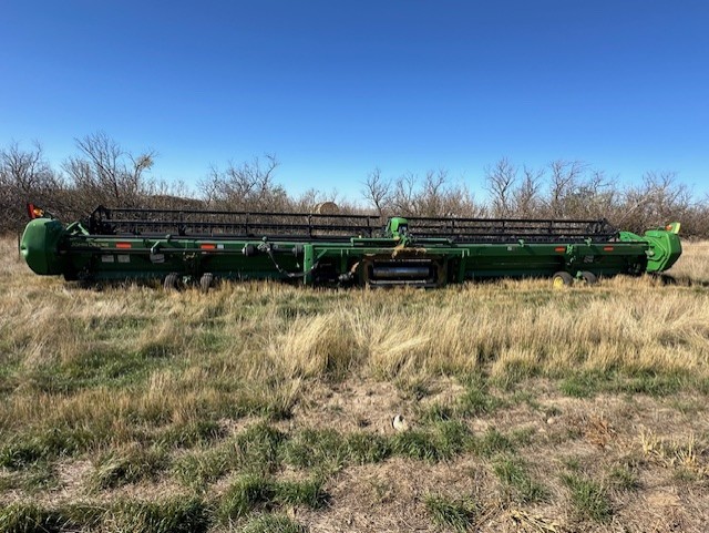 2011 John Deere 640D Header Rigid