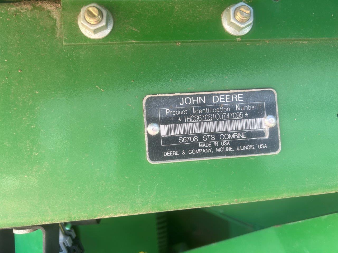 2012 John Deere S670 Combine