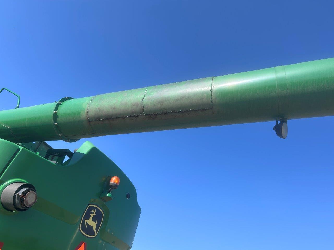 2012 John Deere S670 Combine