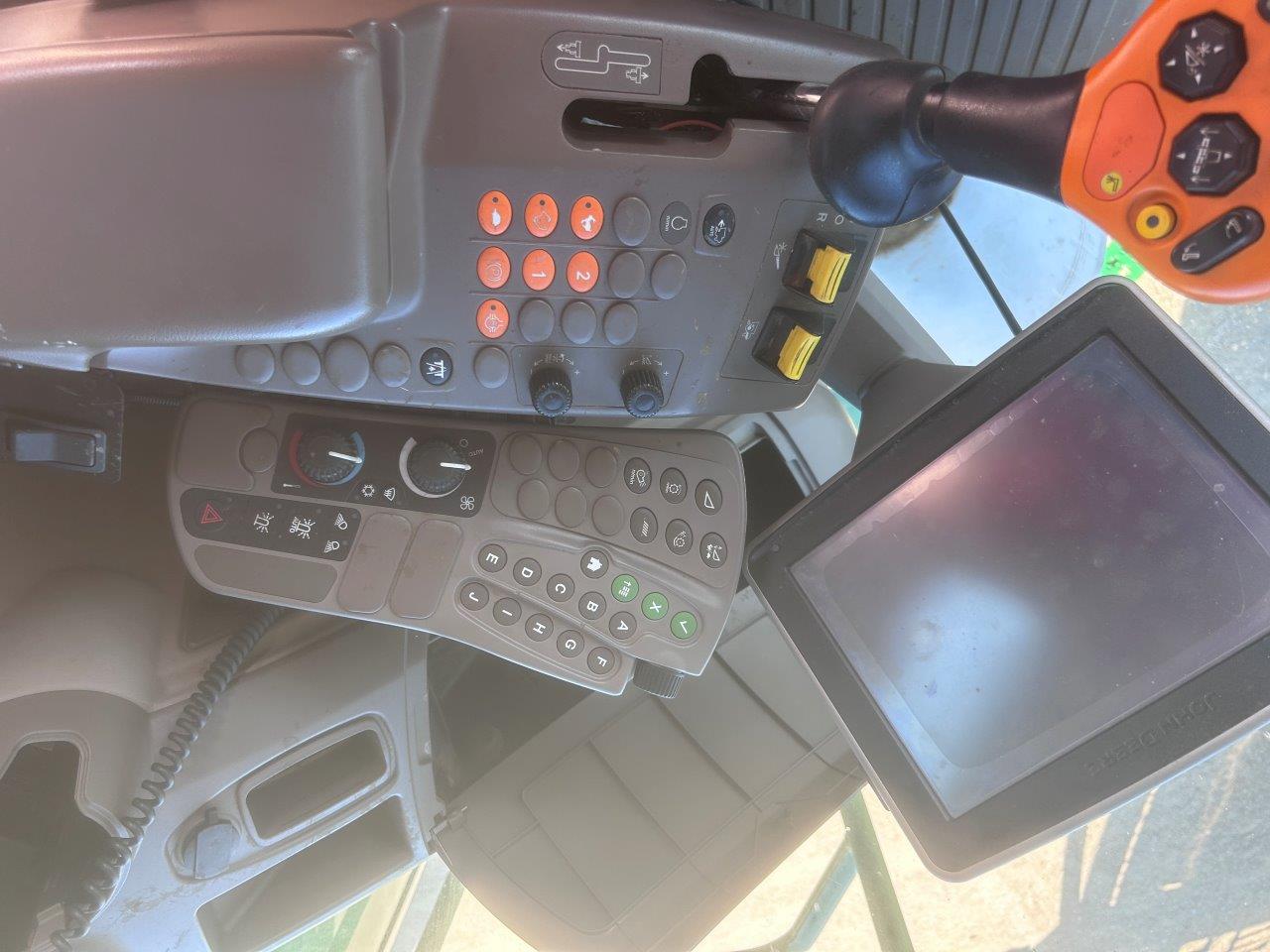 2012 John Deere S670 Combine