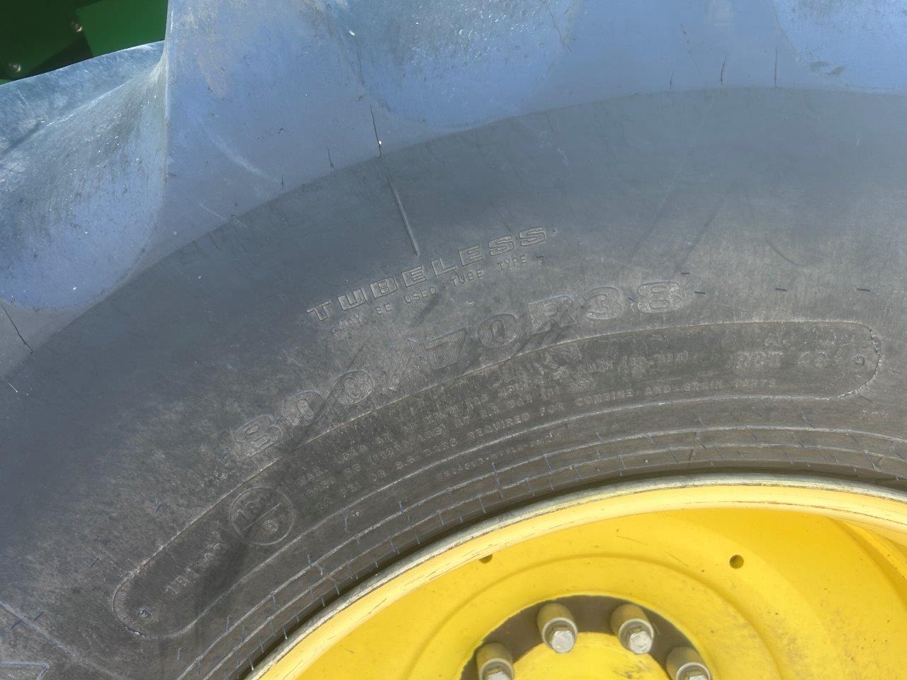 2012 John Deere S670 Combine