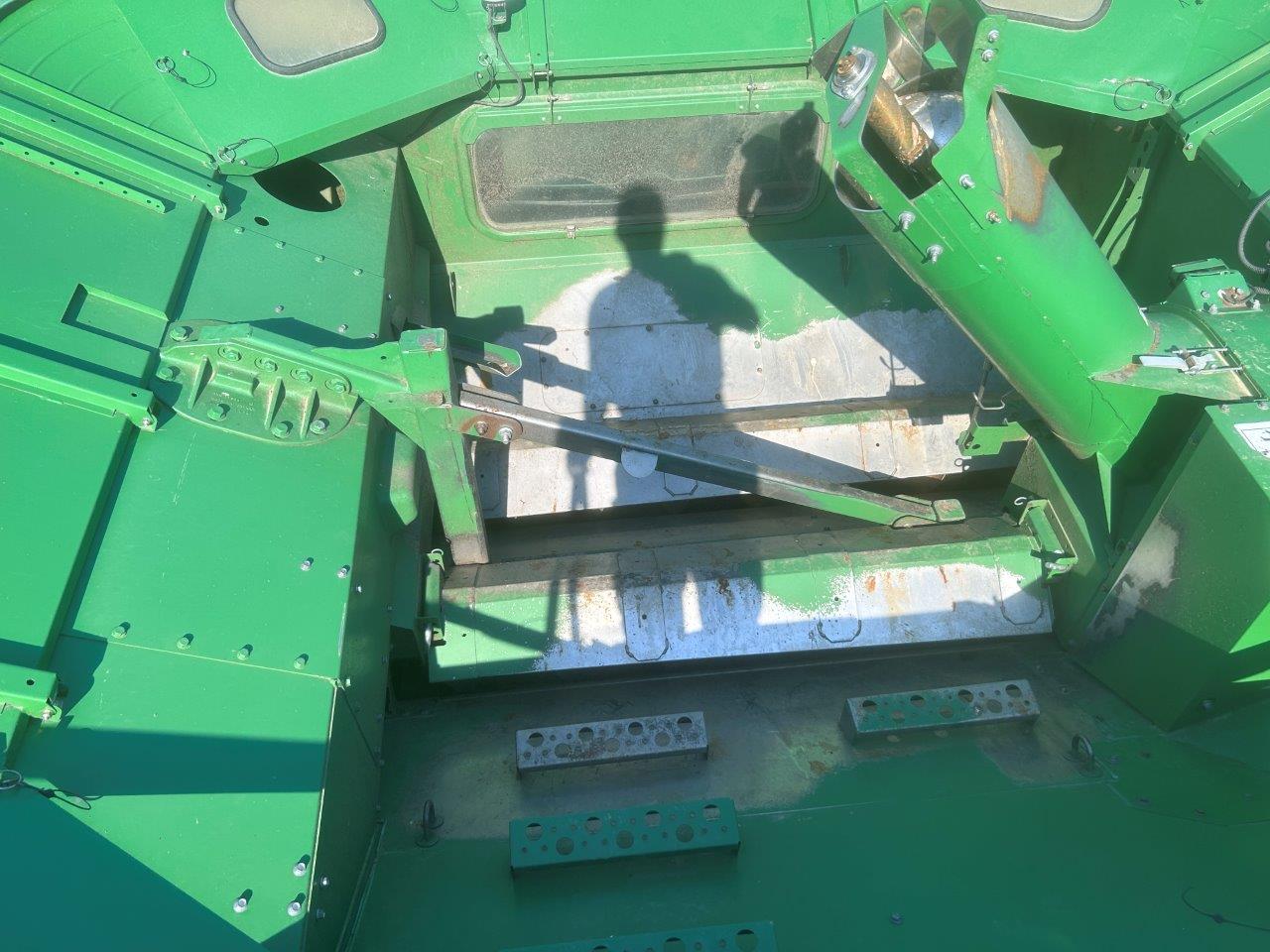 2012 John Deere S670 Combine