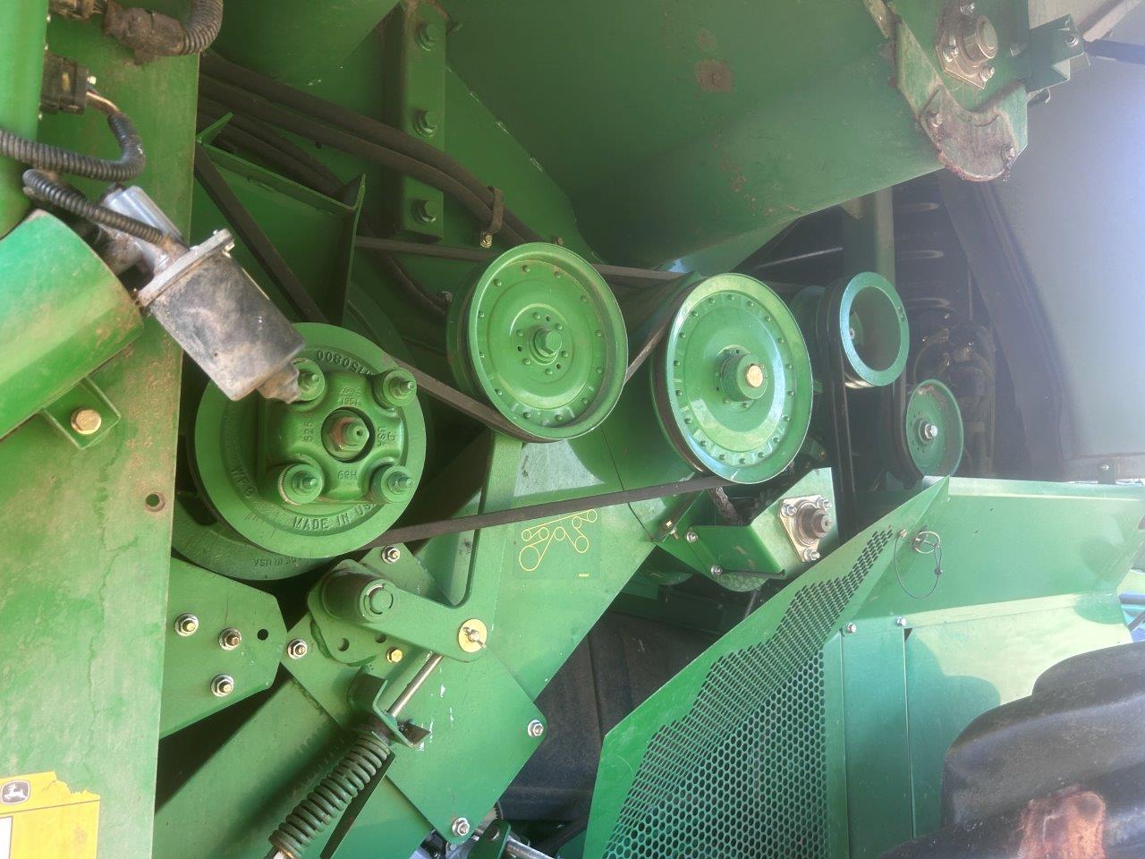 2012 John Deere S670 Combine
