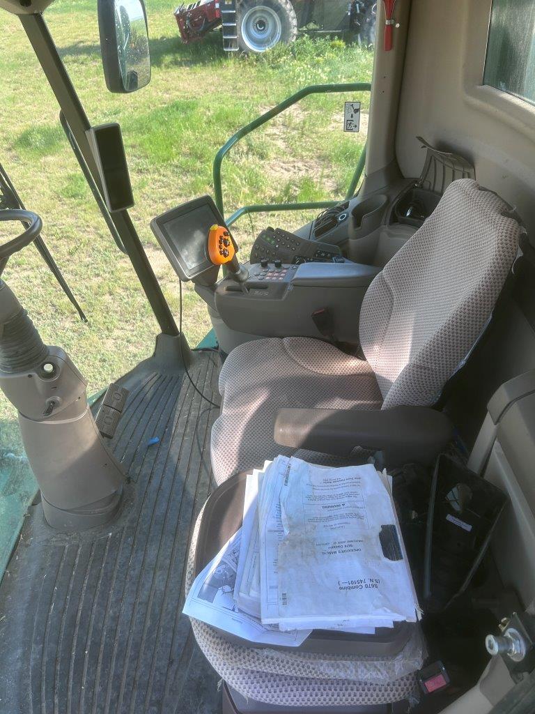 2012 John Deere S670 Combine