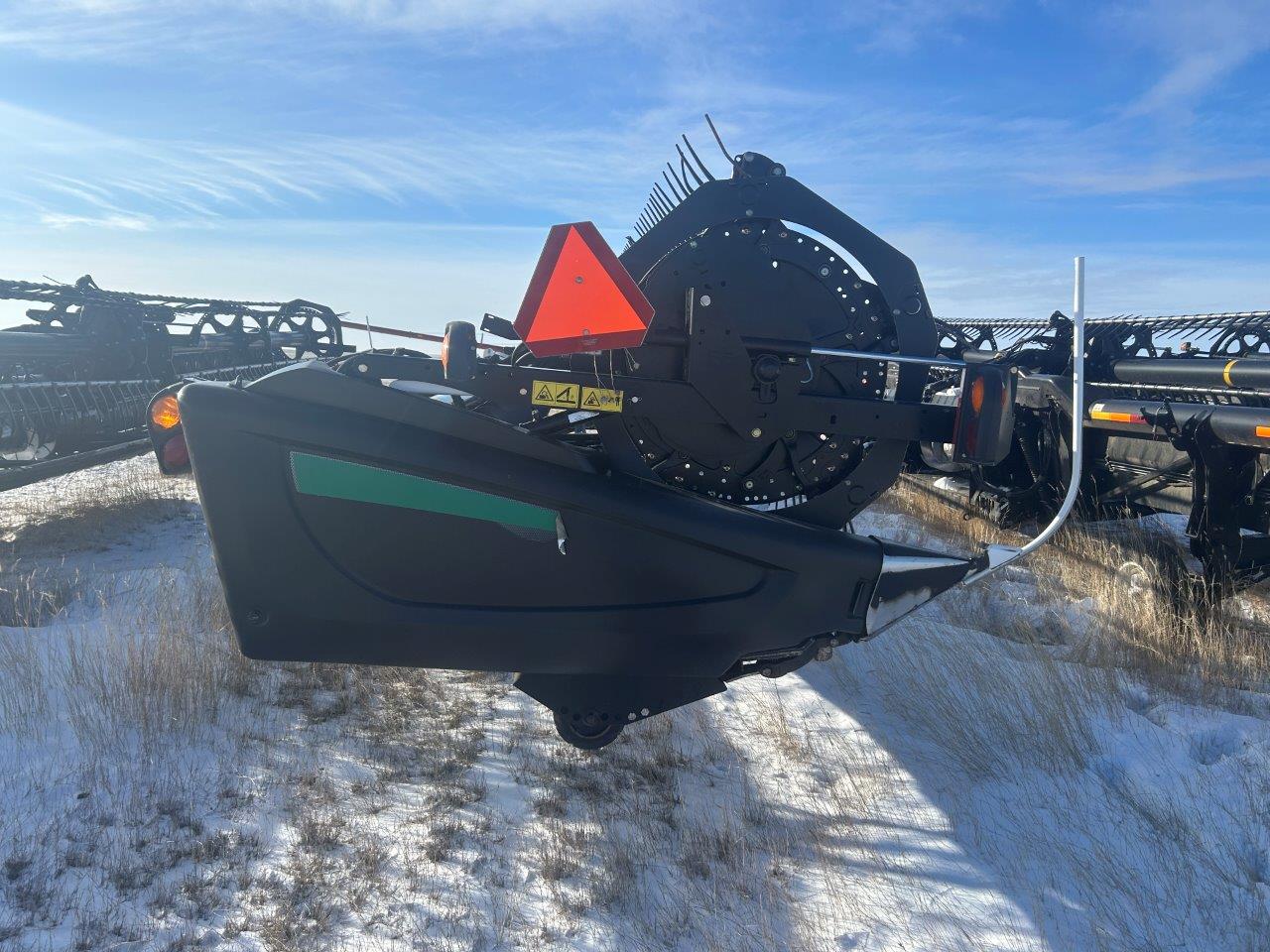 2016 MacDon FD75-40 Header Combine