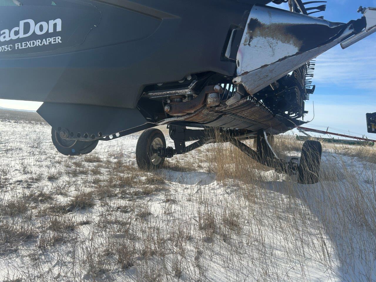 2016 MacDon FD75-40 Header Combine