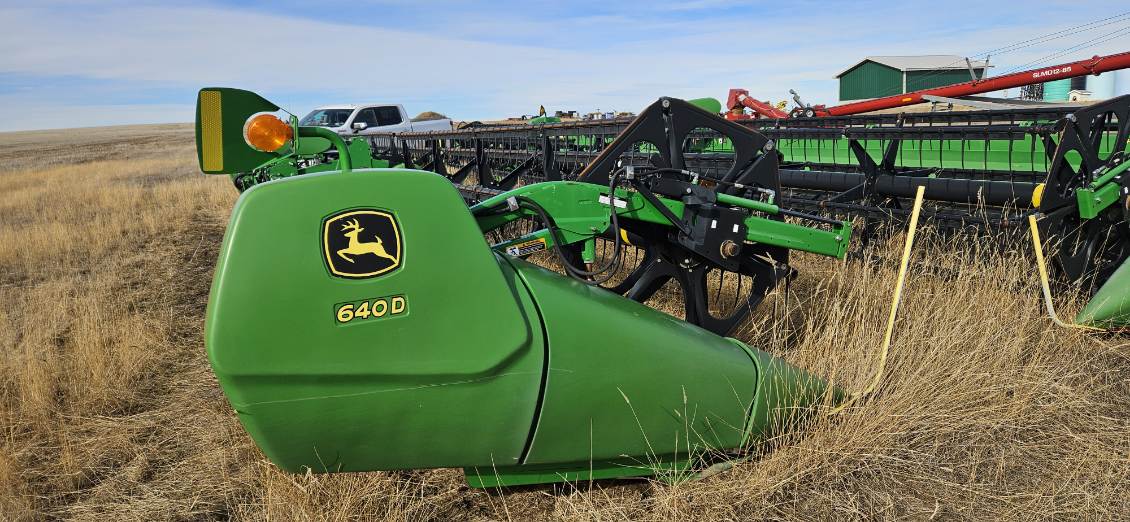 2012 John Deere 640D Header Combine