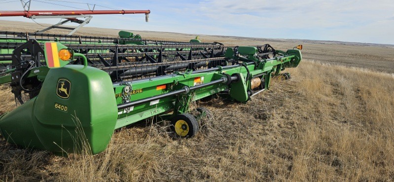 2012 John Deere 640D Header Combine