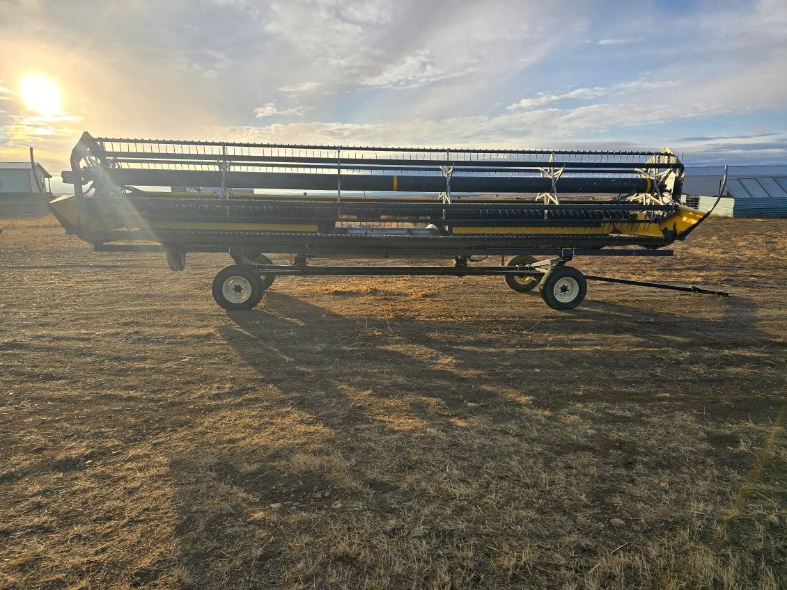 2008 New Holland 88C-30 Header Combine