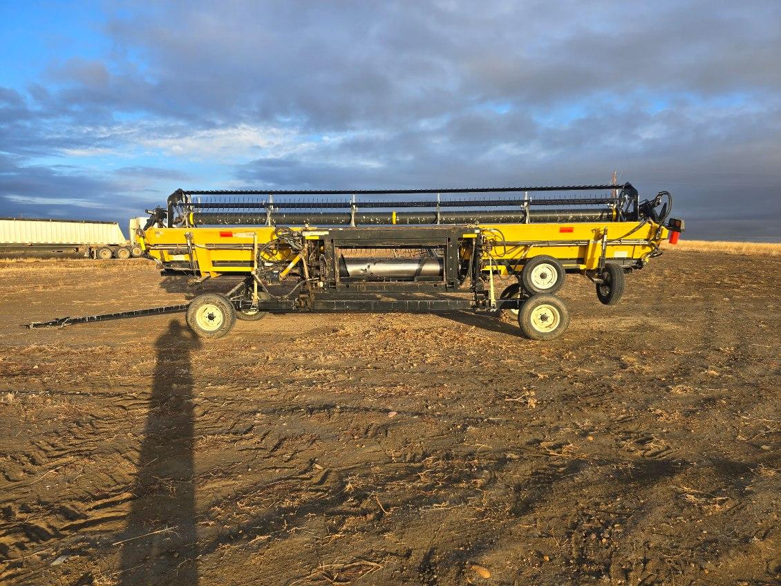 2008 New Holland 88C-30 Header Combine