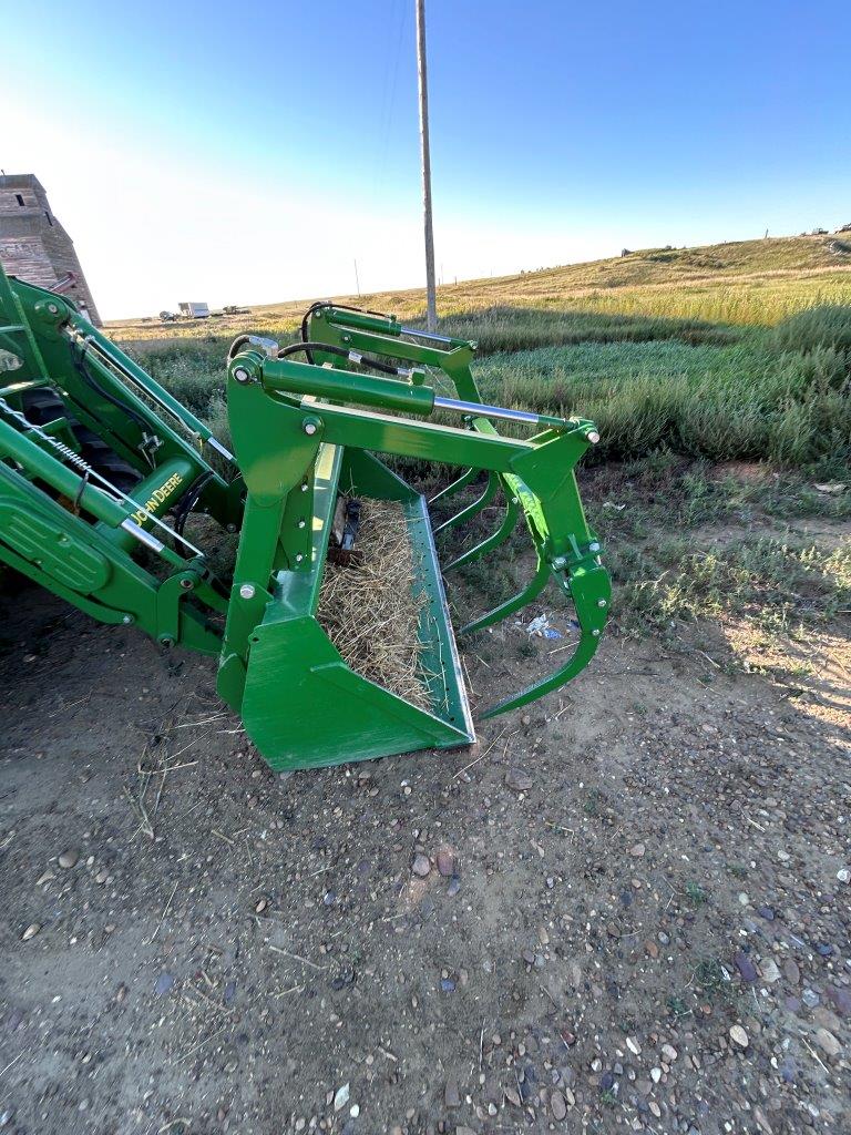 2021 John Deere 6135E Tractor