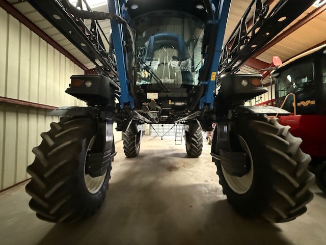 2019 New Holland SP.410F Sprayer/High Clearance