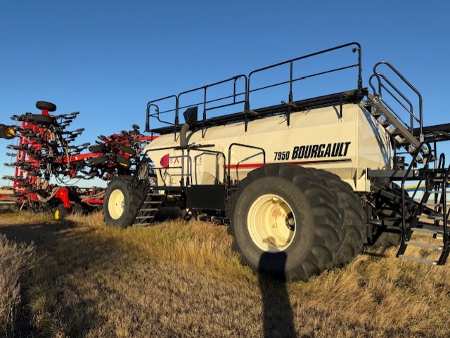 2012 Bourgault 3320XTC/7950 Air Drill