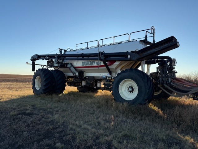 2012 Bourgault 3320XTC/7950 Air Drill