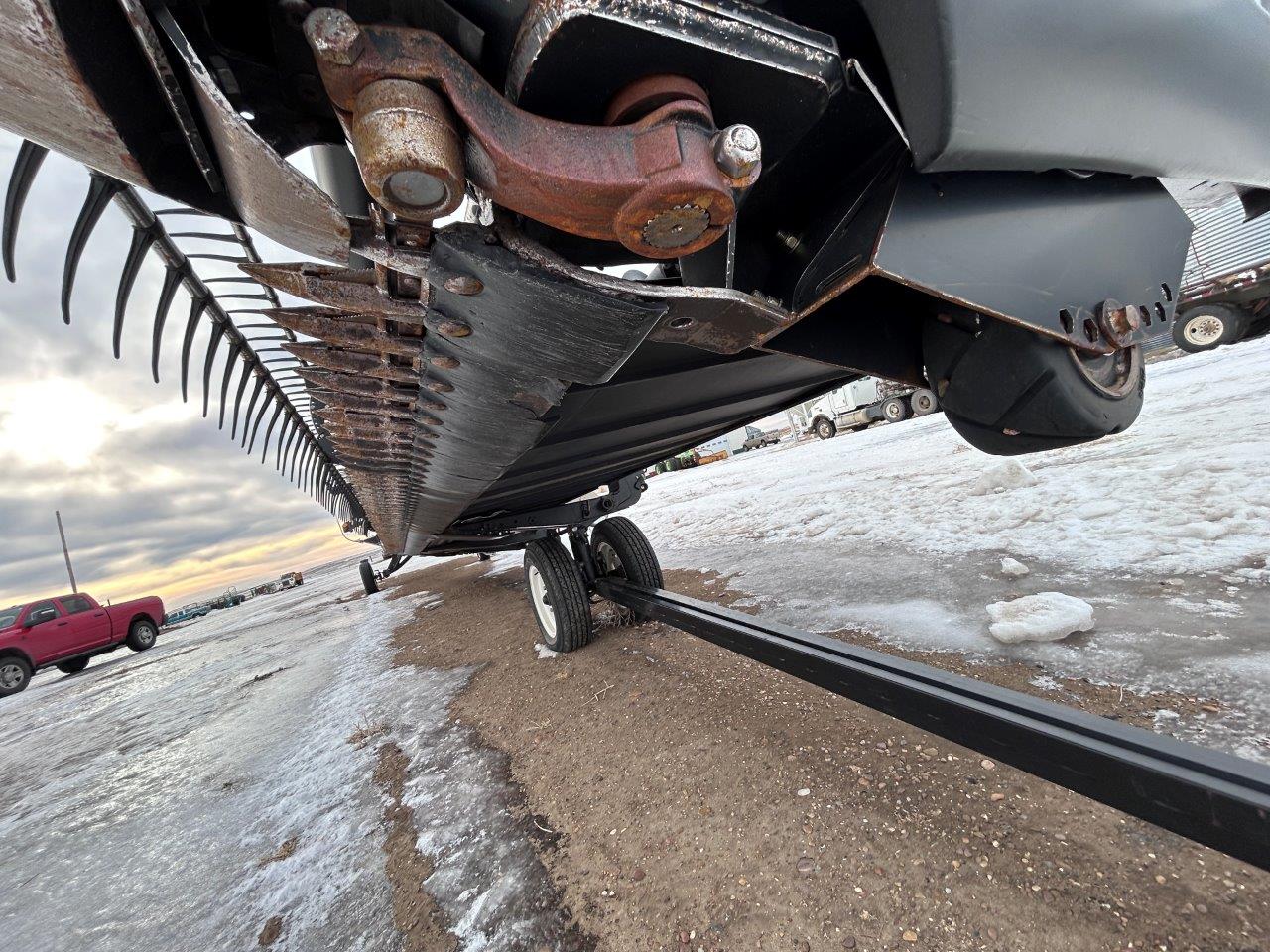 2015 MacDon FD75-45 Header Combine