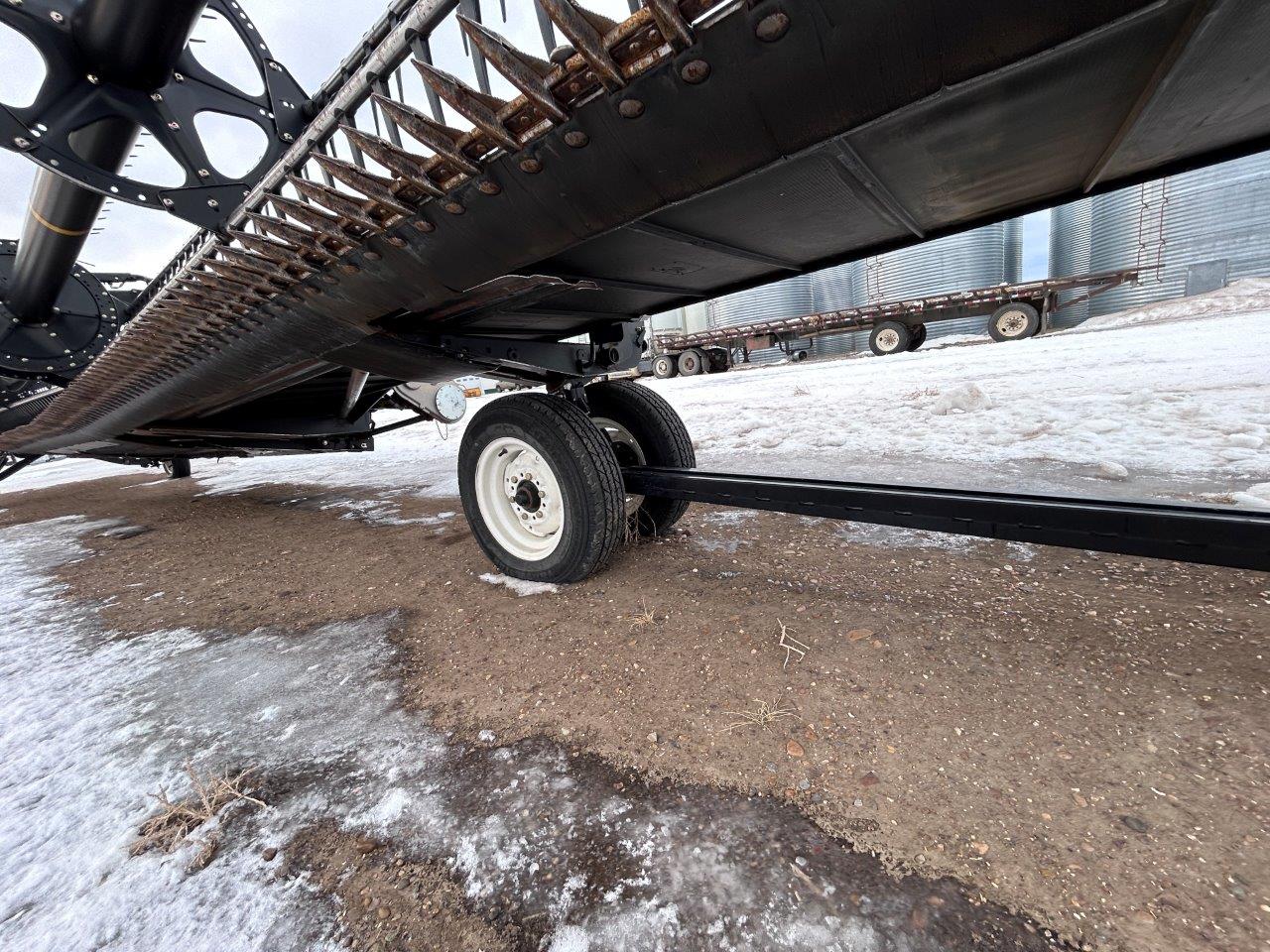 2015 MacDon FD75-45 Header Combine