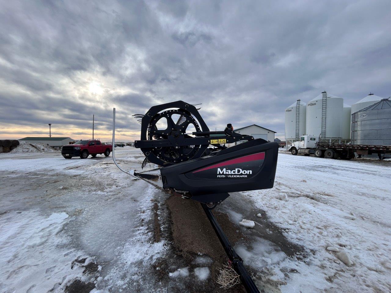 2015 MacDon FD75-45 Header Combine