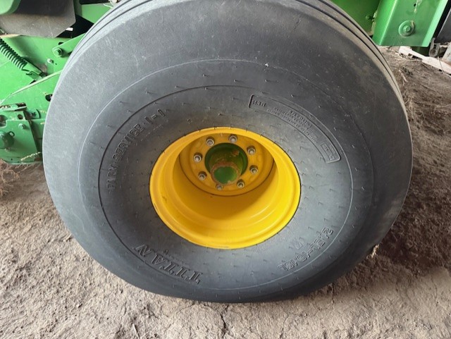 2021 John Deere 560M Baler/Round