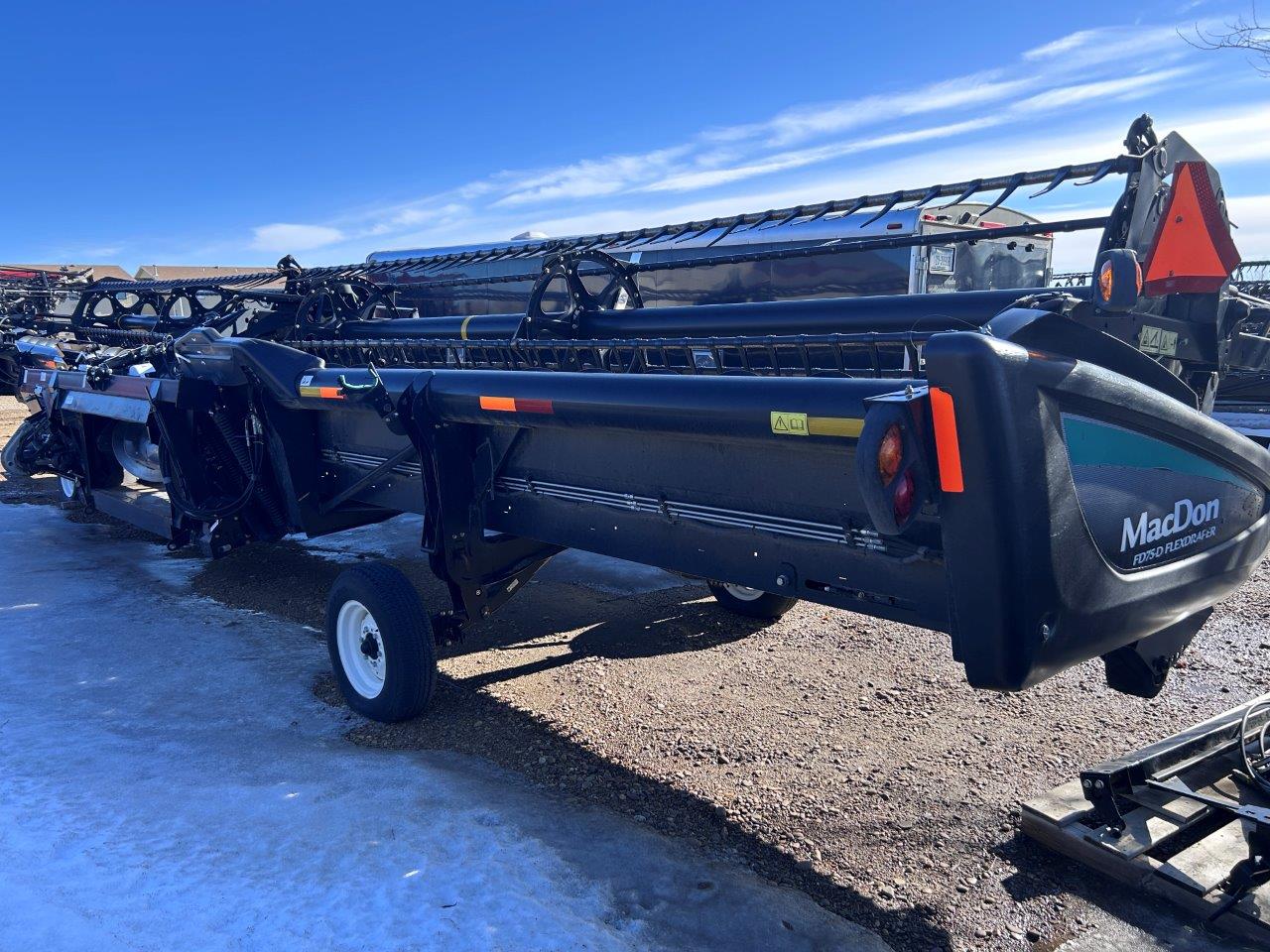 2014 MacDon FD75-40 Header Combine