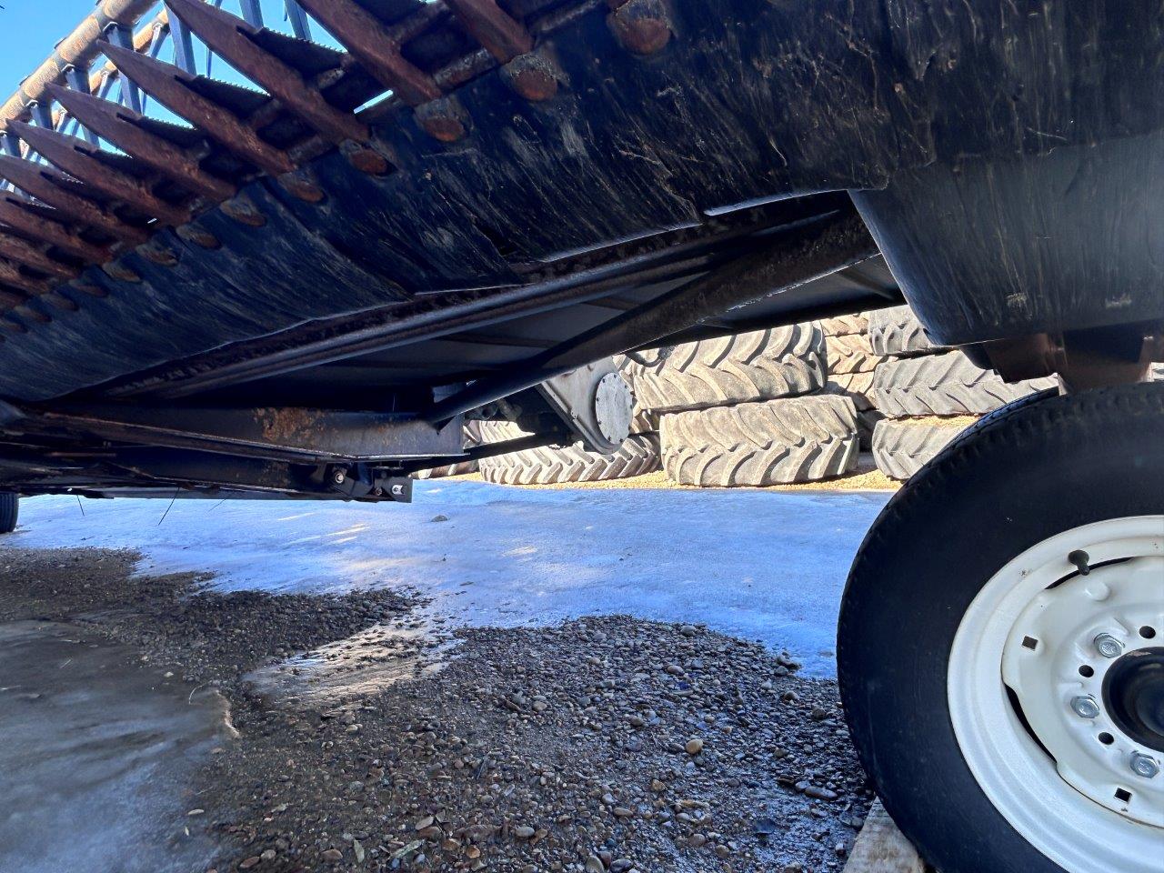 2014 MacDon FD75-40 Header Combine