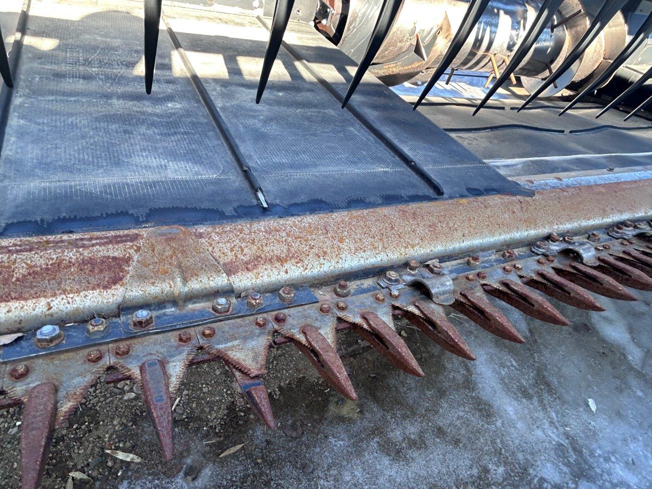 2014 MacDon FD75-40 Header Combine