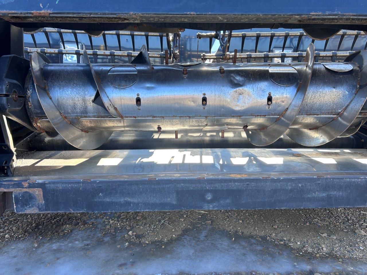 2014 MacDon FD75-40 Header Combine