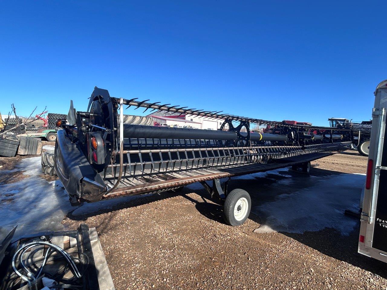 2014 MacDon FD75-40 Header Combine